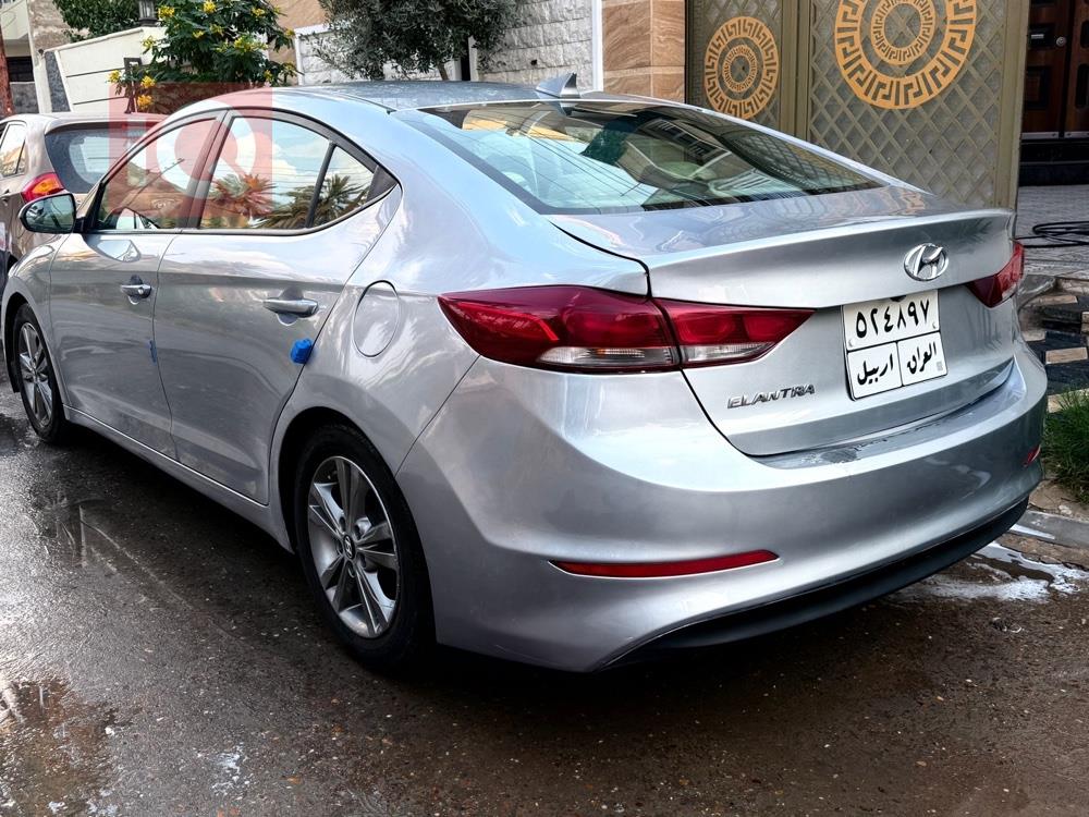 هیوندای ئەلەنترا